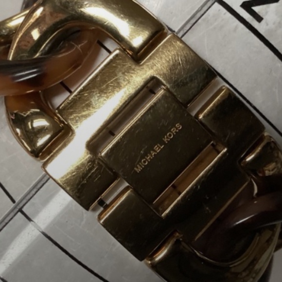 Michael Kors Women’s Runway Twist Chronograph Watch MK-4222 - Picture 14 of 16